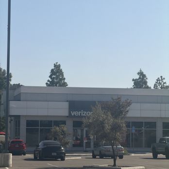 Verizon - Storefront - Mobile Phones Near Me - San Diego, California