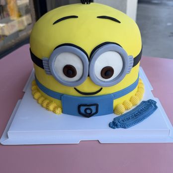 Cake Playhouse - Minion cake - Custom Cakes Near Me - Artesia, California Cake Playhouse - Minion cake - Custom Cakes Near Me - Artesia, California