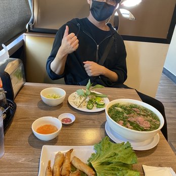 Bone & Broth - The Best Waiter "David" ROCKS‼ - Vietnamese Near Me - Ontario, California Bone & Broth - The Best Waiter "David" ROCKS‼ - Vietnamese Near Me - Ontario, California