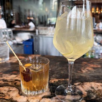 Earls Kitchen + Bar - Old Fashioned and White Sangria - New American Near Me - Bellevue, Washington