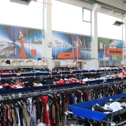 SecondPlus Second Hand Shop - Innenansicht 1
