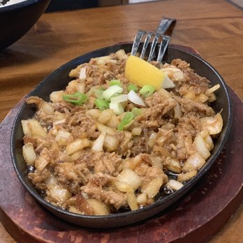 Max's Restaurant - Seattle - Lechon Kawali sisig (first visit ) no jalapeño , check the other photos when they mixed our order - Filipino Near Me - Tukwila, Washington