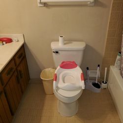 Clean House 4 U - After Cleaning Bathroom. Things just need a place to fit. #clean #cleantok