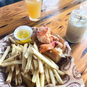 The Lobster Trap - Lobster roll and rum drink - Seafood Near Me - Bourne, Massachusetts