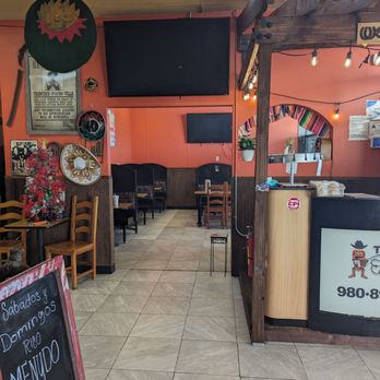 Tacos El Regio - Another more private dinning room area. - Mexican Near Me - Monroe, North Carolina