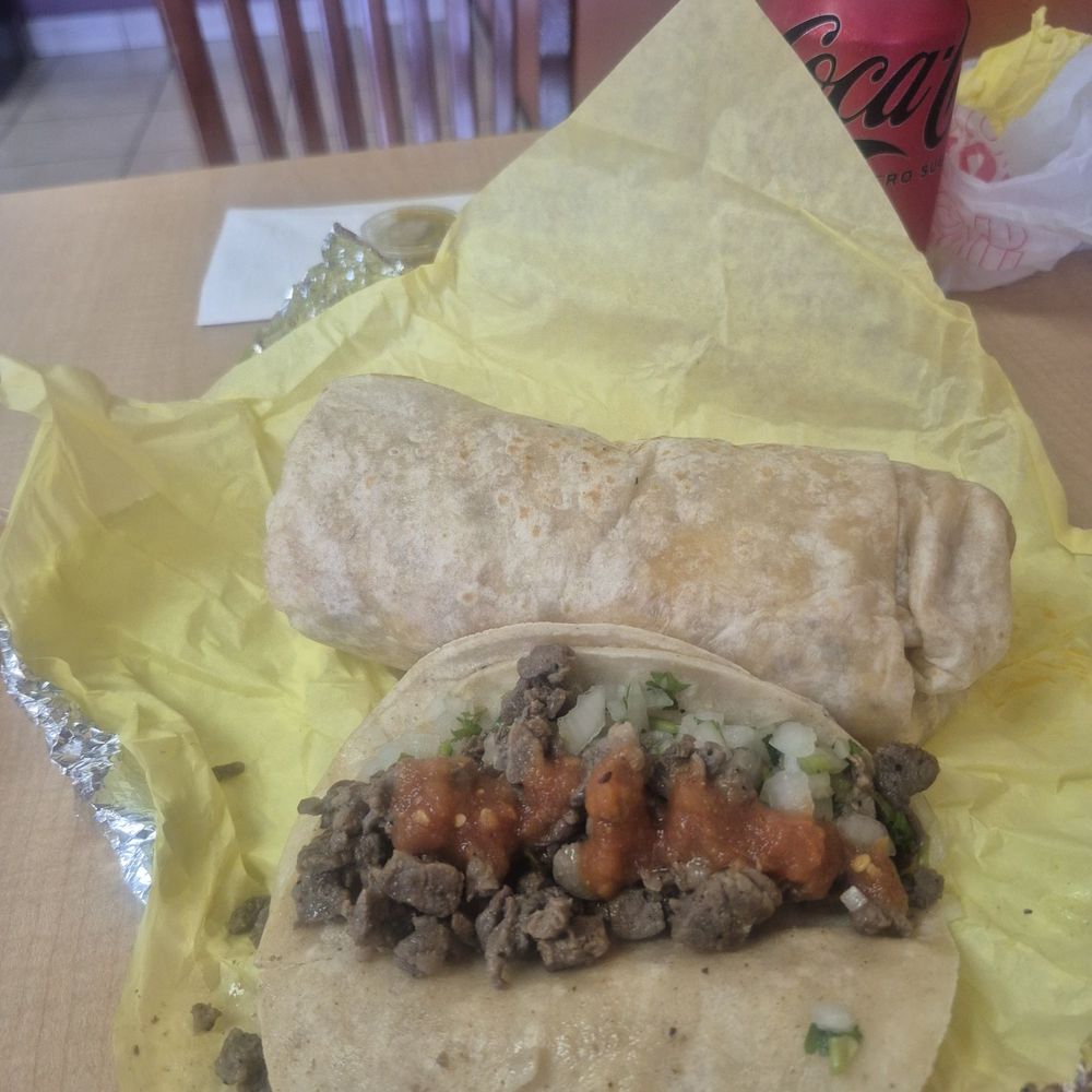 Asada taco, Chorizo breakfast burrito