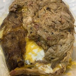 Baked potato with pulled pork