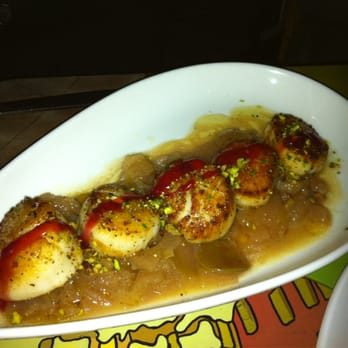 Traif - Scallops with apples and onions - New American Near Me - Brooklyn, New York Traif - Scallops with apples and onions - New American Near Me - Brooklyn, New York