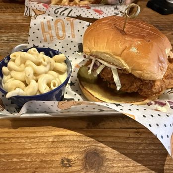 Tumble 22 - O.G. Chicken Sandwich w/mac&Cheese - American Near Me - Austin, Texas Tumble 22 - O.G. Chicken Sandwich w/mac&Cheese - American Near Me - Austin, Texas