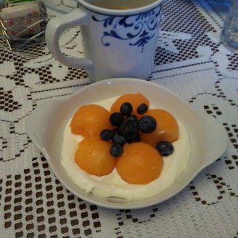 The Inn Around The Corner - Fresh fruit every morning - Bed & Breakfast Near Me - Black Mountain, North Carolina