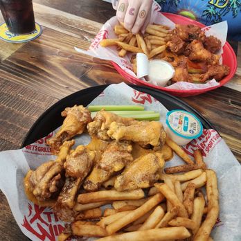 Xtreme Wings - Spicy ranch combo Smokey Garlic Wings - Chicken Wings Near Me - Jacksonville, Florida Xtreme Wings - Spicy ranch combo Smokey Garlic Wings - Chicken Wings Near Me - Jacksonville, Florida