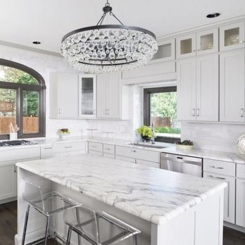 Yolanda Sanchez Realtor - Bright kitchen with a beautiful chandelier - Real Estate Agents Near Me - Corona Del Mar, California Yolanda Sanchez Realtor - Bright kitchen with a beautiful chandelier - Real Estate Agents Near Me - Corona Del Mar, California