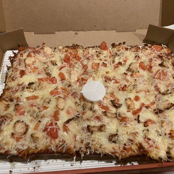 Jet's Pizza - Chicken Parmesan Deep Dish Pizza (8 Corner (8 Pieces)) - Pizza Near Me - Kennesaw, Georgia