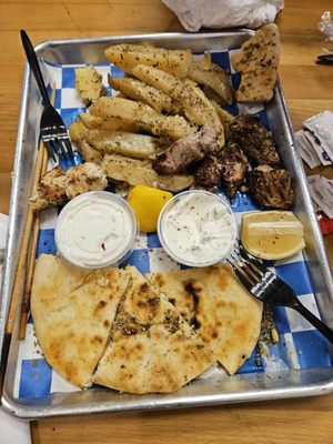 Yianni's Gyros by null