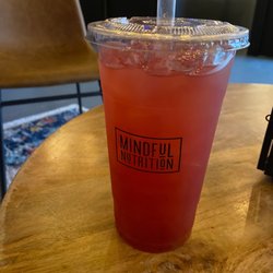 Mindful nutrition - Strawberry Açaí drink