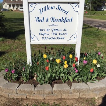Pillow Street Bed and Breakfast - Bed & Breakfast Near Me - Clifton, Tennessee Pillow Street Bed and Breakfast - Bed & Breakfast Near Me - Clifton, Tennessee