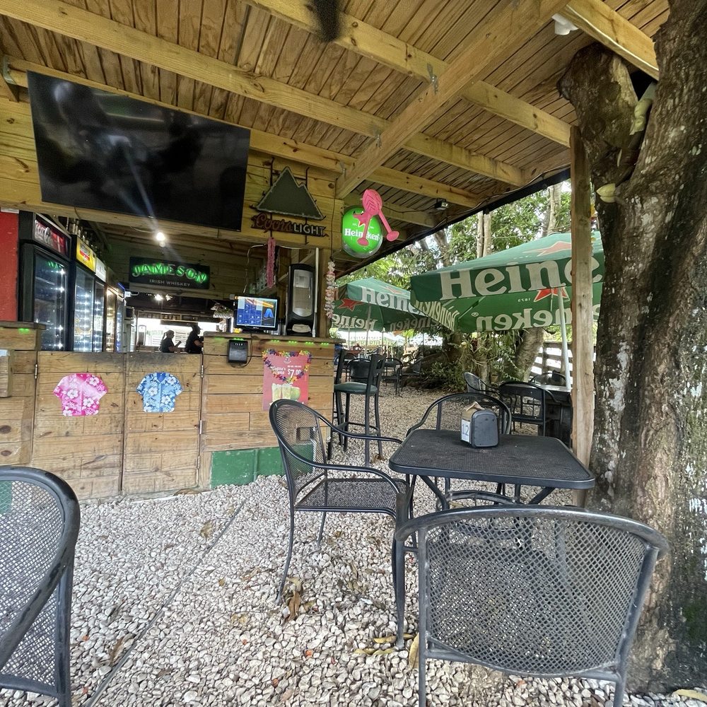 El Rincón De Abuelo - Seating - Dive Bars Near Me - Guaynabo, Puerto Rico El Rincón De Abuelo - Seating - Dive Bars Near Me - Guaynabo, Puerto Rico