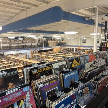 McKay's - Knoxville - Books, Mags, Music & Video Near Me - Knoxville, Tennessee McKay's - Knoxville - Books, Mags, Music & Video Near Me - Knoxville, Tennessee