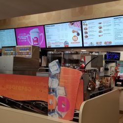 Dunkin' - Counter area