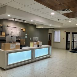 Holiday Inn Express Richmond - Downtown - Front desk