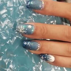 Queen Nail & Spa Seminole - Gel Design Winter Theme