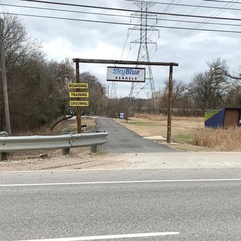 SkyBlue Kennels - The entrance can be hard to see from the road. It is right beside the railroad tracks. - Pet Training Near Me - Austin, Texas SkyBlue Kennels - The entrance can be hard to see from the road. It is right beside the railroad tracks. - Pet Training Near Me - Austin, Texas