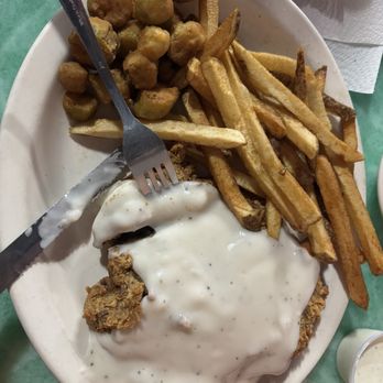 Mels Diner - Chicken Fried Steak - Diners Near Me - Mingus, Texas