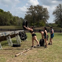 Savage Race - Tire toss