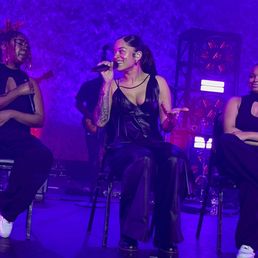 Ella Mai and the Gals! Ella Mai and the Gals!