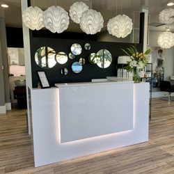 R Salon