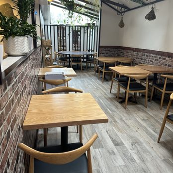 U Dumpling House - Nice setup of the seating! - Dim Sum Near Me - Framingham, Massachusetts