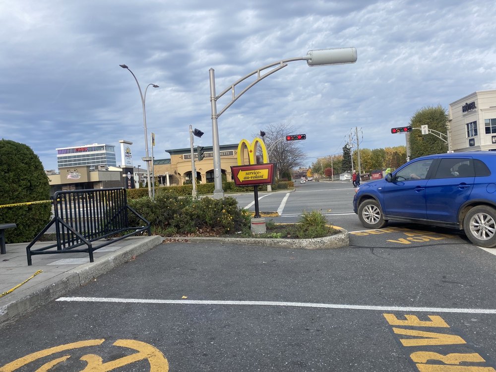 MCDONALD’S Updated July 2024 575 Boulevard SaintJoseph