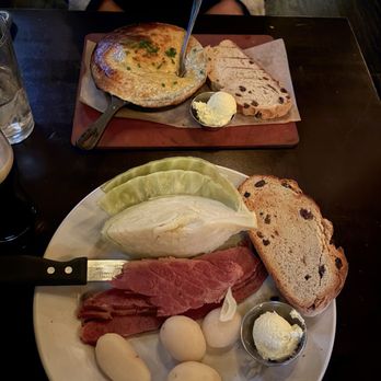 The Shannon Rose Irish Pub - Corned Beef & Cabbage, Chicken Pot Pie - Pubs Near Me - Ramsey, New Jersey