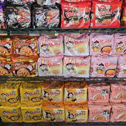 Lucky Supermarket - Buldak Noodles
