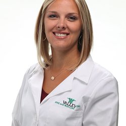 Elizabeth Kuhn APN, FNP-C