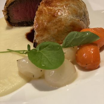 Gordon Ramsay Hell's Kitchen - Beef Wellington - Steakhouses Near Me - Stateline, Nevada