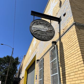 Goose Island Tap Room - Goose Island sign - Breweries Near Me - Chicago, Illinois
