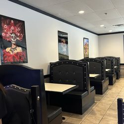 Tres Machos - Seating