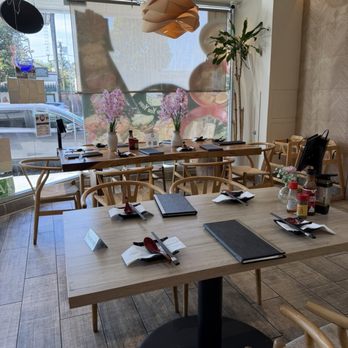 Kai Ramen Westchester - Dining area - very clean and modern - Ramen Near Me - Los Angeles, California Kai Ramen Westchester - Dining area - very clean and modern - Ramen Near Me - Los Angeles, California