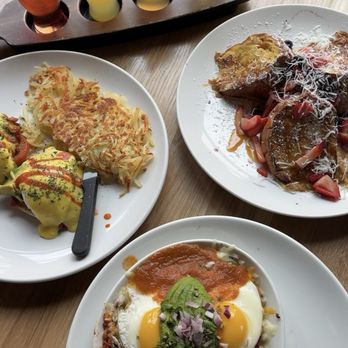 Broken Yolk Cafe - Ranchero Skillet, tiki toast, Golden State Benedict - Breakfast & Brunch Near Me - Costa Mesa, California