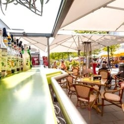 Cocktailbar auf der Terrasse