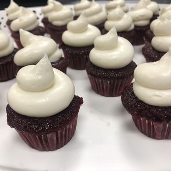 Moonlight Cakes - Red velvet samples - Bakeries Near Me - Bedford, Texas