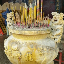 坪洲龍母廟 - Incense burner