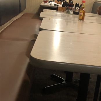 IHOP - Dirty table next to us - Breakfast & Brunch Near Me - Shawnee, Kansas