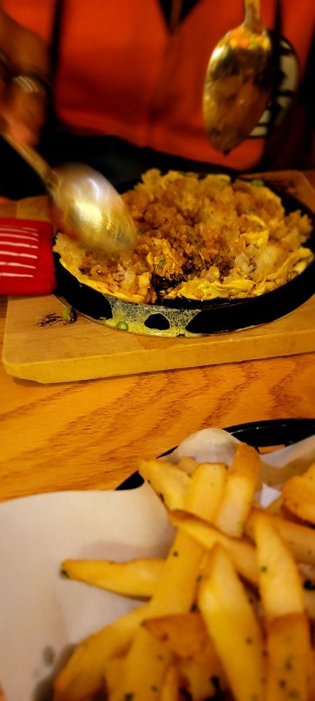 E.A.K. RAMEN and IZAKAYA by MACHIDA SHOTEN Hell’s Kitchen