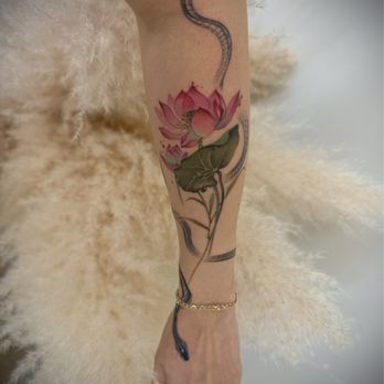 L2 Ink - Lotus and snake - Tattoo Near Me - West Hollywood, California L2 Ink - Lotus and snake - Tattoo Near Me - West Hollywood, California