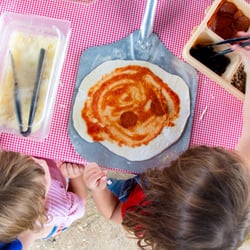 Kinnikinnick Farm - Make your own pizza night
