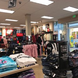 rue21 - Totally empty store