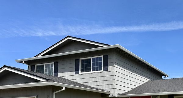 Ruiz Roofing Service Logo