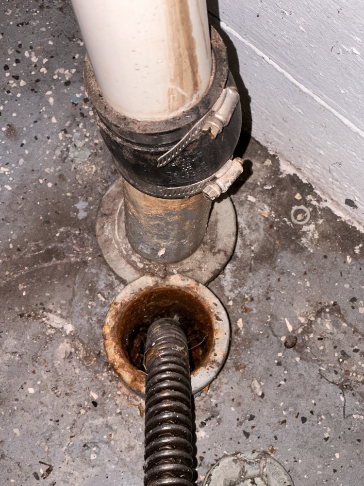 Slide of LaLas Plumbing